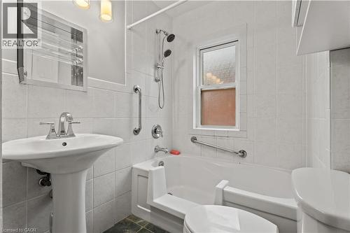 88 Gage Avenue S, Hamilton, ON - Indoor Photo Showing Bathroom