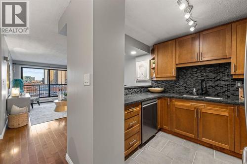 603, 1011 12 Avenue, Calgary, AB - Indoor Photo Showing Kitchen