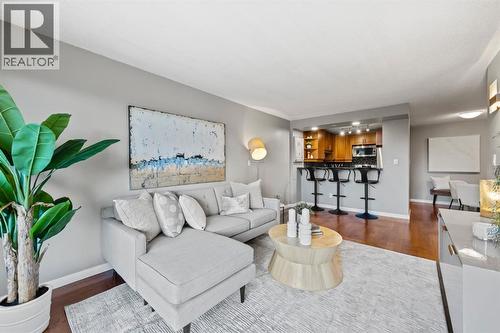 603, 1011 12 Avenue, Calgary, AB - Indoor Photo Showing Living Room