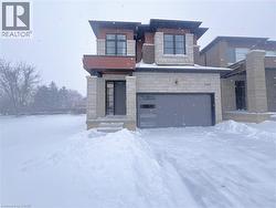 100 SHADY OAKS Trail  Hamilton, ON L9B 0K6