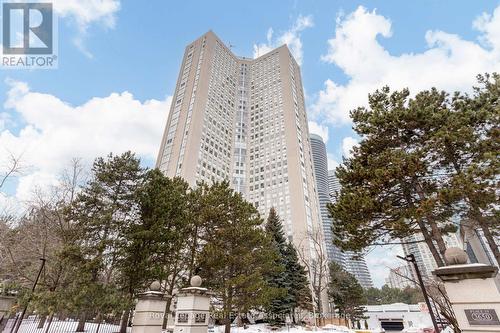 1006 - 3650 KANEFF CRESCENT  Mississauga, ON L5A 4A1