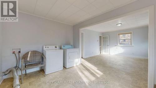 39 Woodward Avenue, Brampton, ON - Indoor Photo Showing Laundry Room