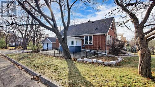 39 Woodward Avenue, Brampton, ON - Outdoor