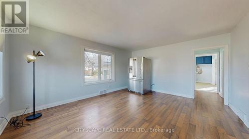 39 Woodward Avenue, Brampton, ON - Indoor Photo Showing Other Room