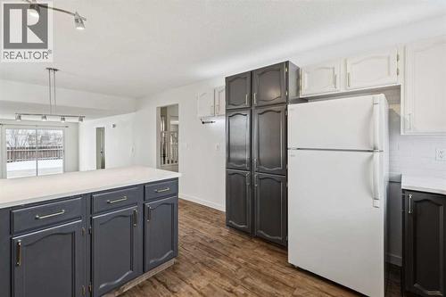 220 Templeby Place Ne, Calgary, AB - Indoor Photo Showing Kitchen