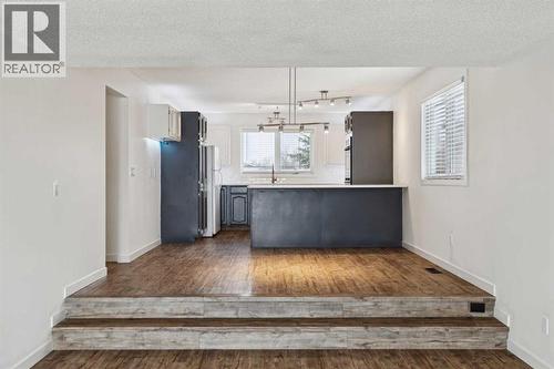 220 Templeby Place Ne, Calgary, AB - Indoor Photo Showing Kitchen