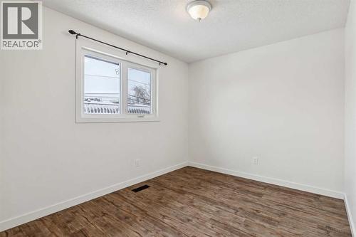 220 Templeby Place Ne, Calgary, AB - Indoor Photo Showing Other Room