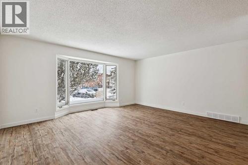 220 Templeby Place Ne, Calgary, AB - Indoor