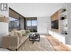 2206 3771 BARTLETT COURT  Burnaby, BC V3J 7G8