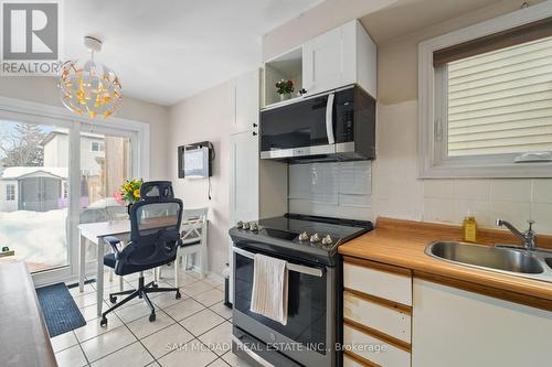 3382 Nighthawk Trail, Mississauga, ON - Indoor Photo Showing Kitchen