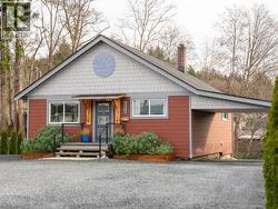 4518 JOYCE AVE  Powell River, BC V8A 3A9