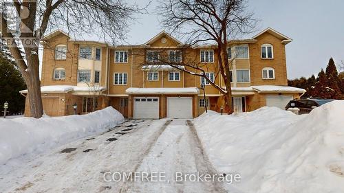 22 ARBORDALE CRESCENT  Ottawa, ON K2G 5C6