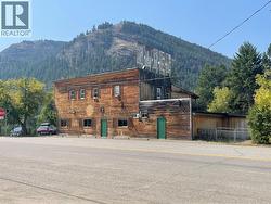 607 Fifth Avenue  Midway, BC V0H 1M0