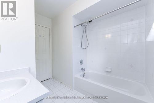 5439 Antrex Crescent, Mississauga, ON - Indoor Photo Showing Bathroom