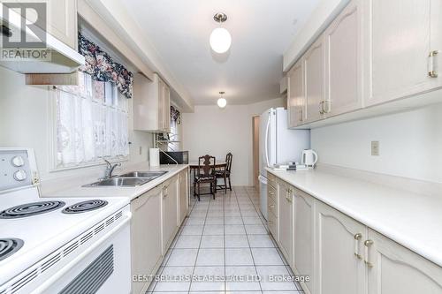 5439 Antrex Crescent, Mississauga, ON - Indoor Photo Showing Kitchen With Double Sink