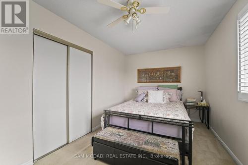 1004 Queensbridge Drive, Mississauga, ON - Indoor Photo Showing Bedroom