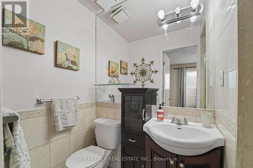 1004 Queensbridge Drive, Mississauga, ON - Indoor Photo Showing Bathroom