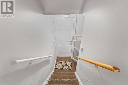 1004 Queensbridge Drive, Mississauga, ON - Indoor Photo Showing Other Room