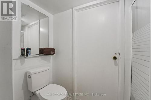 1004 Queensbridge Drive, Mississauga, ON -  Photo Showing Bathroom