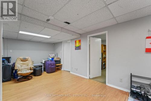 1004 Queensbridge Drive, Mississauga, ON - Indoor