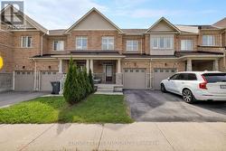 202 SKY HARBOUR DRIVE  Brampton, ON L6Y 2Z7