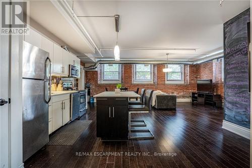 104 - 200 Stinson Street, Hamilton, ON - Indoor Photo Showing Kitchen