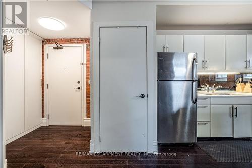 104 - 200 Stinson Street, Hamilton, ON - Indoor Photo Showing Kitchen