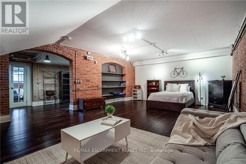 104 - 200 Stinson Street, Hamilton, ON - Indoor Photo Showing Living Room