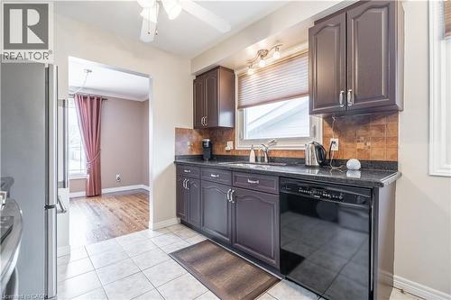 19 Valery Court, Hamilton, ON - Indoor Photo Showing Kitchen