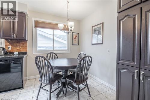 19 Valery Court, Hamilton, ON - Indoor Photo Showing Dining Room