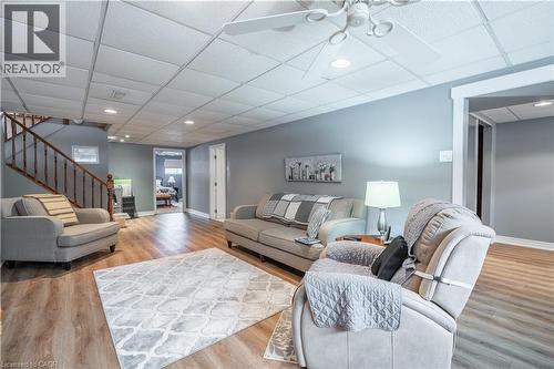 19 Valery Court, Hamilton, ON - Indoor Photo Showing Living Room