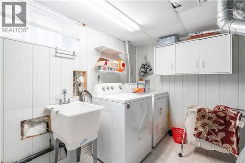 19 Valery Court, Hamilton, ON - Indoor Photo Showing Laundry Room