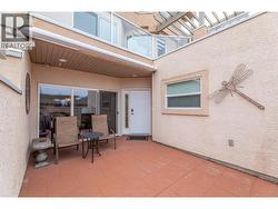 lower level patio / entrance - 