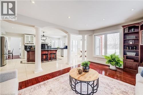 38 Deer Ridge Crescent, Kitchener, ON - Indoor Photo Showing Living Room