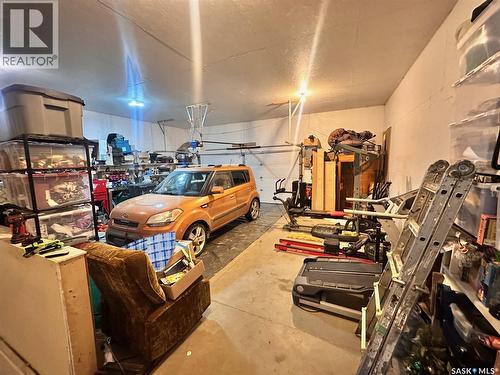 506 2Nd Avenue Place, Radisson, SK - Indoor Photo Showing Garage