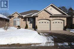 32 NORTH POINTE DRIVE  Stratford, ON N5A 8C3