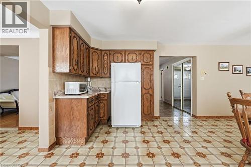 383 Scenic Drive, Hamilton, ON - Indoor Photo Showing Kitchen