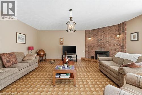 383 Scenic Drive, Hamilton, ON - Indoor Photo Showing Living Room With Fireplace