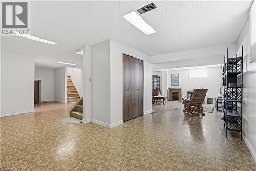 383 Scenic Drive, Hamilton, ON - Indoor Photo Showing Other Room