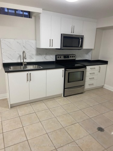 3163 Galbraith Drive, Mississauga, ON - Indoor Photo Showing Kitchen With Double Sink