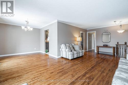 19 Valery Court, Hamilton, ON - Indoor Photo Showing Other Room
