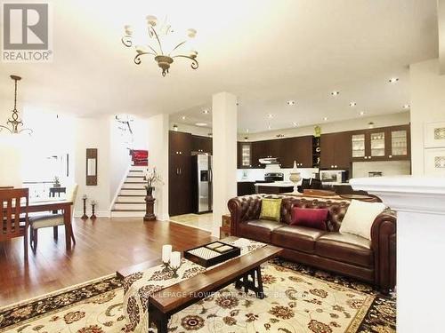 9 Maddybeth Crescent, Brampton, ON - Indoor Photo Showing Living Room