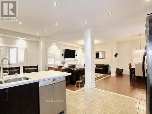 9 Maddybeth Crescent, Brampton, ON - Indoor Photo Showing Kitchen