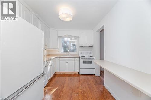 21 Horning Drive, Hamilton, ON - Indoor Photo Showing Kitchen