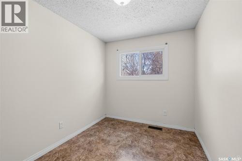 824-826 28Th Street E, Prince Albert, SK - Indoor Photo Showing Other Room