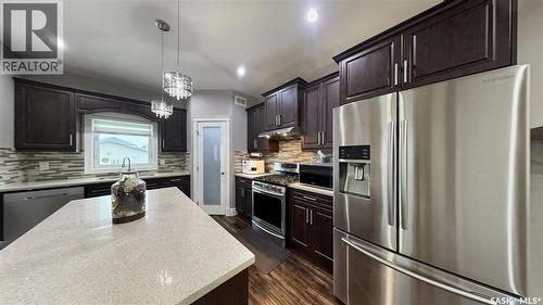 414 Ells Way, Saskatoon, SK - Indoor Photo Showing Kitchen With Stainless Steel Kitchen With Upgraded Kitchen
