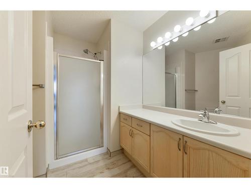 #232 15499 Castle Downs Rd Nw, Edmonton, AB - Indoor Photo Showing Bathroom