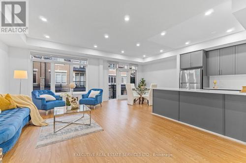 13 Ormand Terrace, Caledon, ON - Indoor Photo Showing Living Room