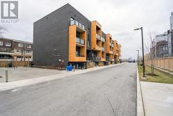 226 - 1145 JOURNEYMAN LANE  Mississauga, ON L5J 0B5