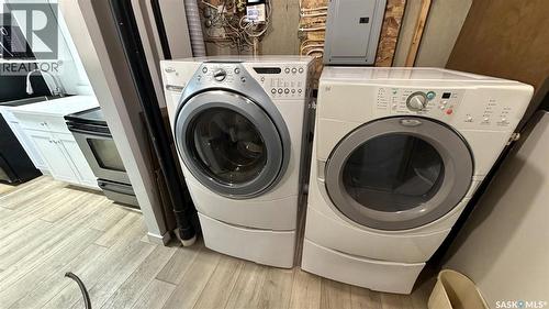 41 Cartier Crescent, Saskatoon, SK - Indoor Photo Showing Laundry Room
